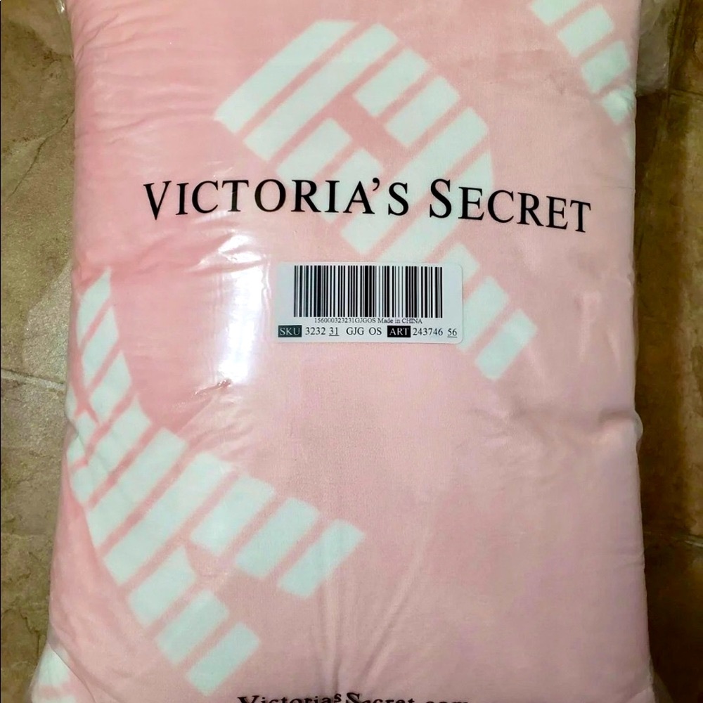PINK Victoria's Secret Sherpa Blanket